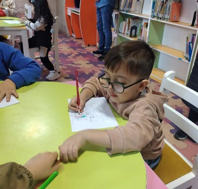 رنگ آمیزی کودکان